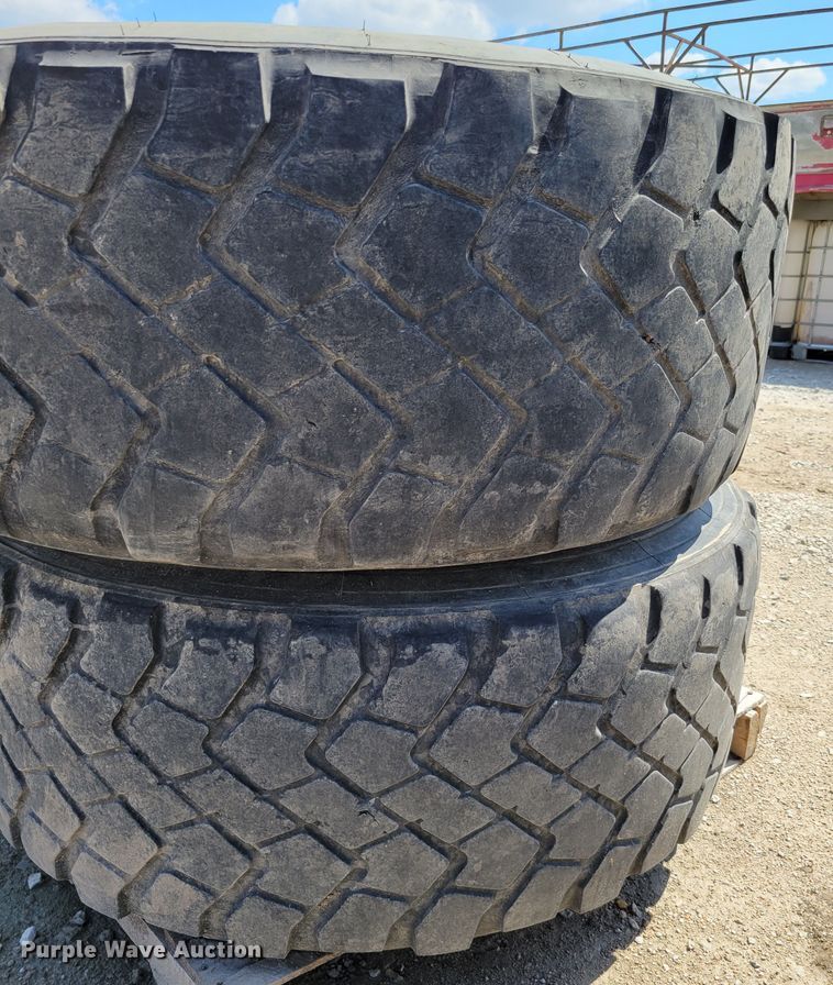 image for item DM7998 (4) Michelin tires and wheels