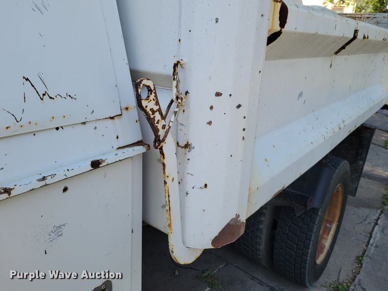 image for item DM8009 2008 Ford F550 Super Duty XL dump truck