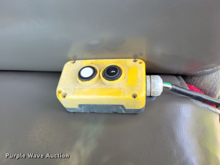 image for item DM8009 2008 Ford F550 Super Duty XL dump truck