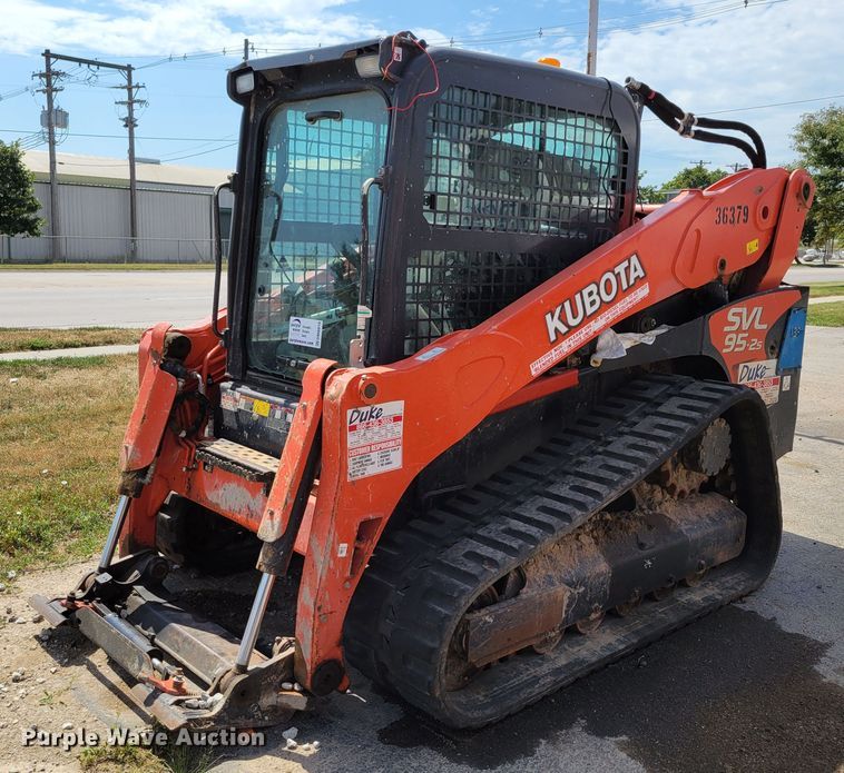 image for item DM8010 2017 Kubota SVL95-2S  tracked skid steer loader