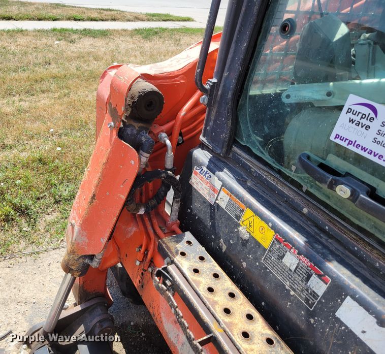 image for item DM8010 2017 Kubota SVL95-2S  tracked skid steer loader