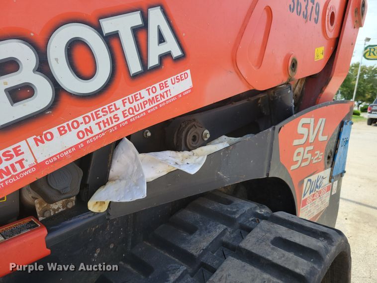 image for item DM8010 2017 Kubota SVL95-2S  tracked skid steer loader
