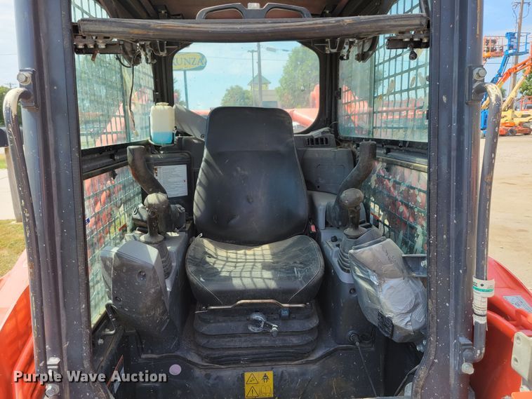 image for item DM8010 2017 Kubota SVL95-2S  tracked skid steer loader