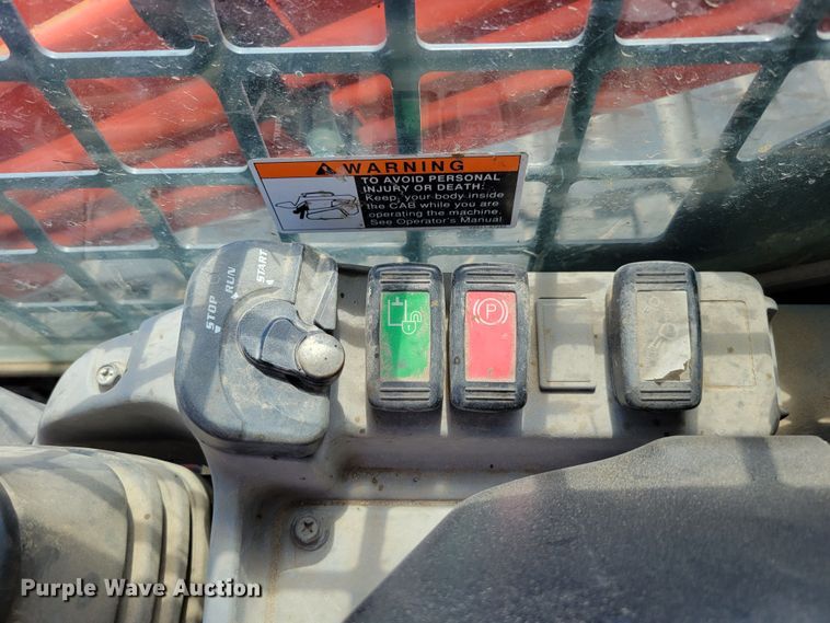 image for item DM8010 2017 Kubota SVL95-2S  tracked skid steer loader