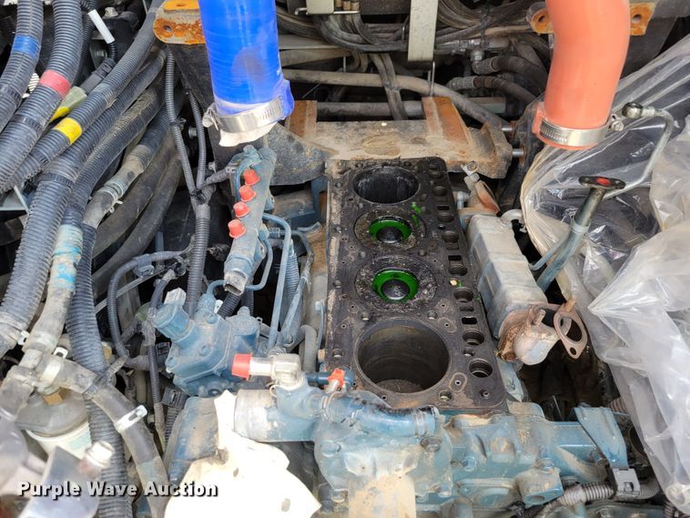 image for item DM8010 2017 Kubota SVL95-2S  tracked skid steer loader