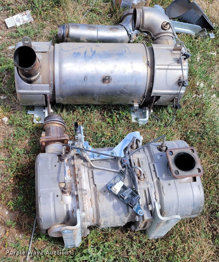 image for item DM8010 2017 Kubota SVL95-2S  tracked skid steer loader