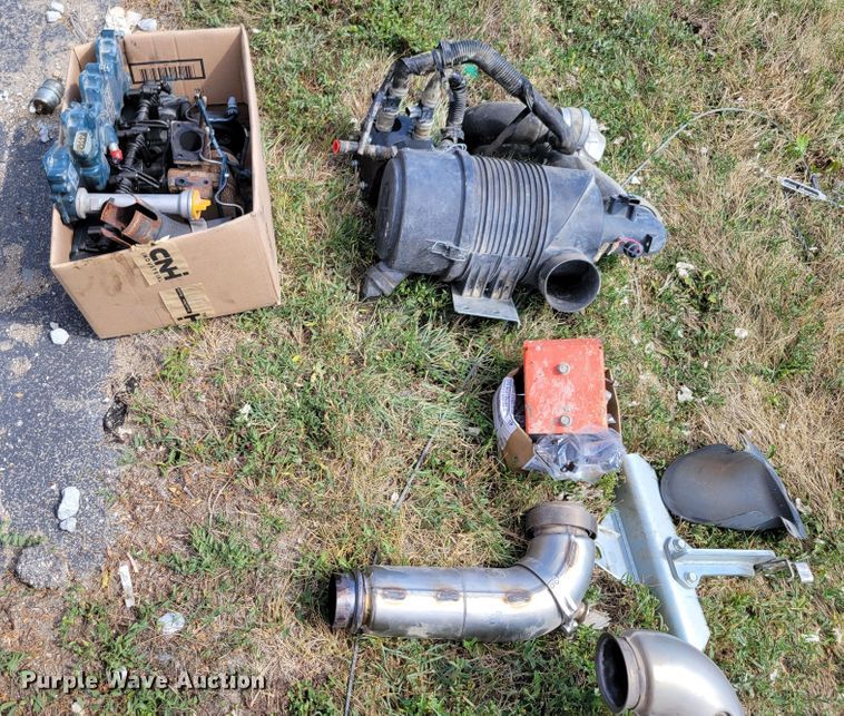 image for item DM8010 2017 Kubota SVL95-2S  tracked skid steer loader