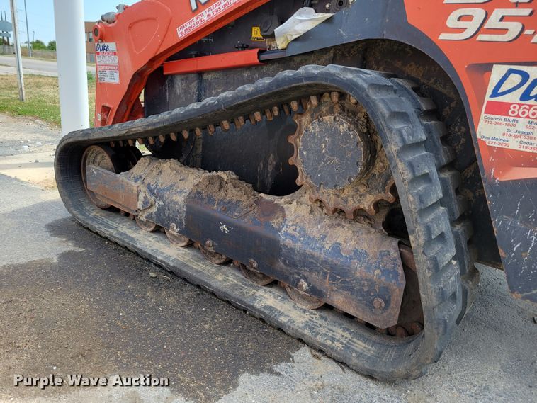 image for item DM8010 2017 Kubota SVL95-2S  tracked skid steer loader