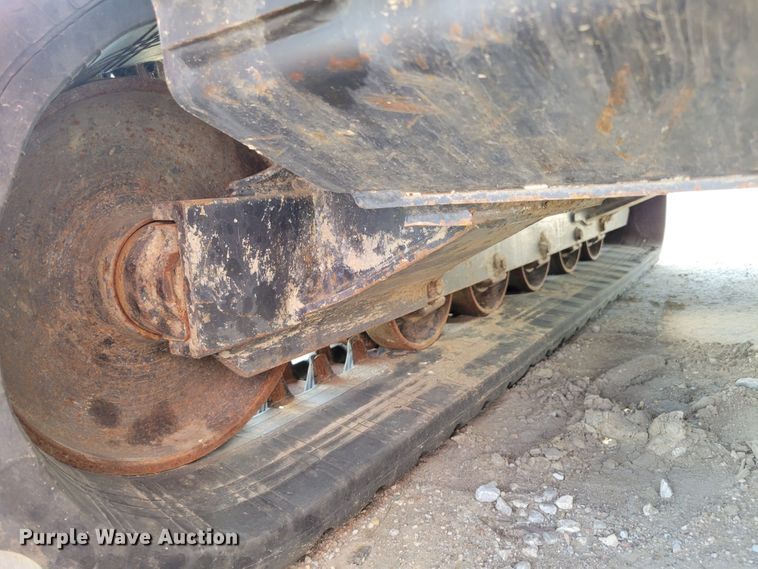 image for item DM8010 2017 Kubota SVL95-2S  tracked skid steer loader