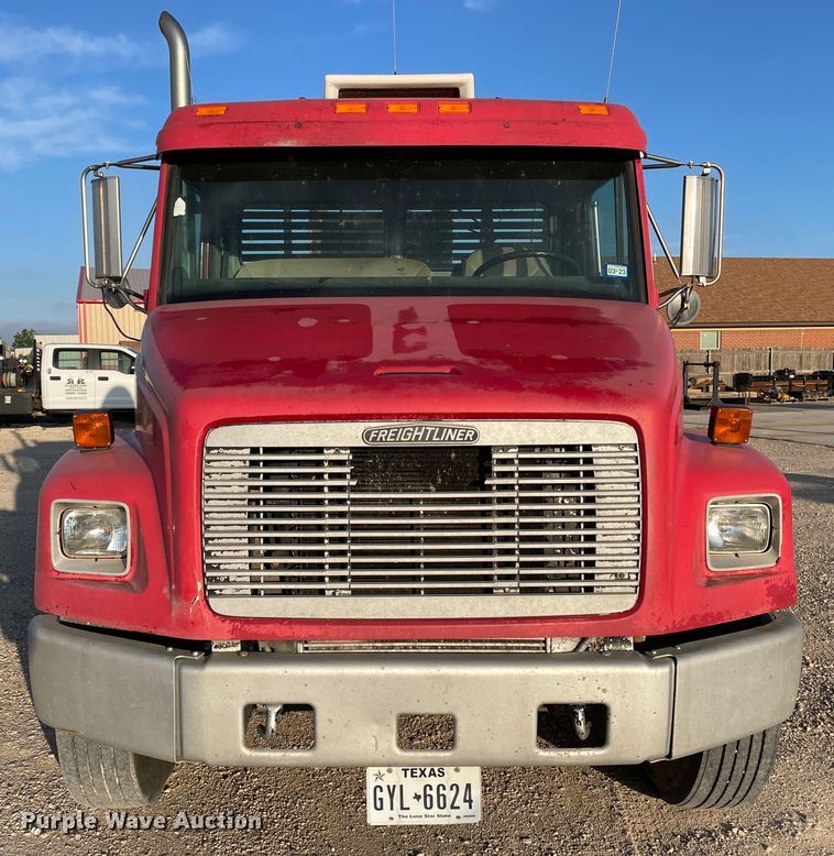 image for item DN5138 1995 Freightliner FL70  Figure 8 fiber optic reel truck