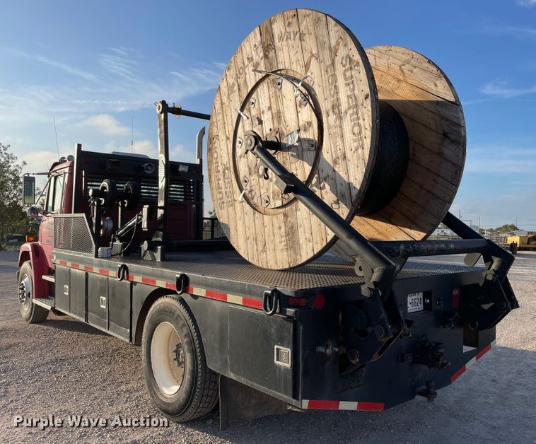 image for item DN5138 1995 Freightliner FL70  Figure 8 fiber optic reel truck