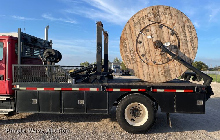 image for item DN5138 1995 Freightliner FL70  Figure 8 fiber optic reel truck