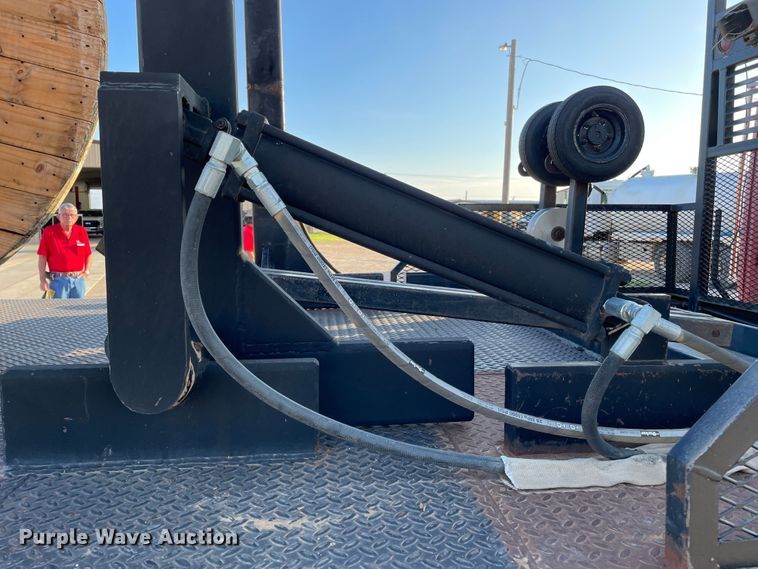 image for item DN5138 1995 Freightliner FL70  Figure 8 fiber optic reel truck