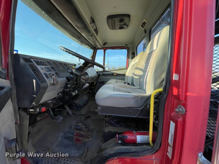 image for item DN5138 1995 Freightliner FL70  Figure 8 fiber optic reel truck