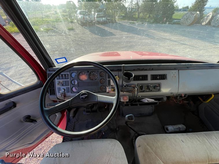 image for item DN5138 1995 Freightliner FL70  Figure 8 fiber optic reel truck