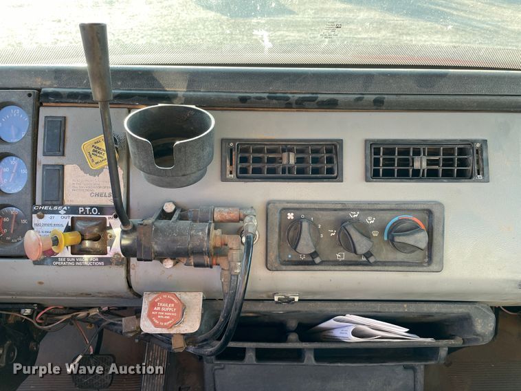 image for item DN5138 1995 Freightliner FL70  Figure 8 fiber optic reel truck