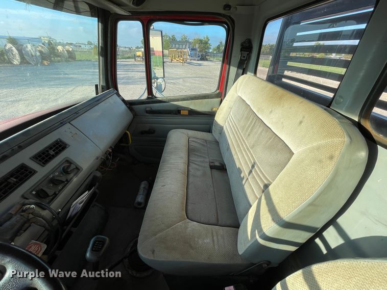 image for item DN5138 1995 Freightliner FL70  Figure 8 fiber optic reel truck