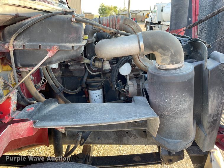 image for item DN5138 1995 Freightliner FL70  Figure 8 fiber optic reel truck