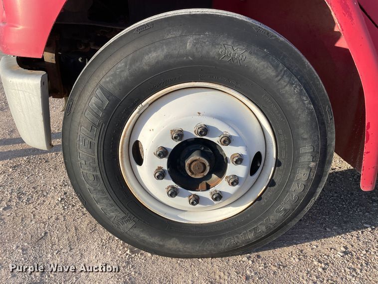 image for item DN5138 1995 Freightliner FL70  Figure 8 fiber optic reel truck