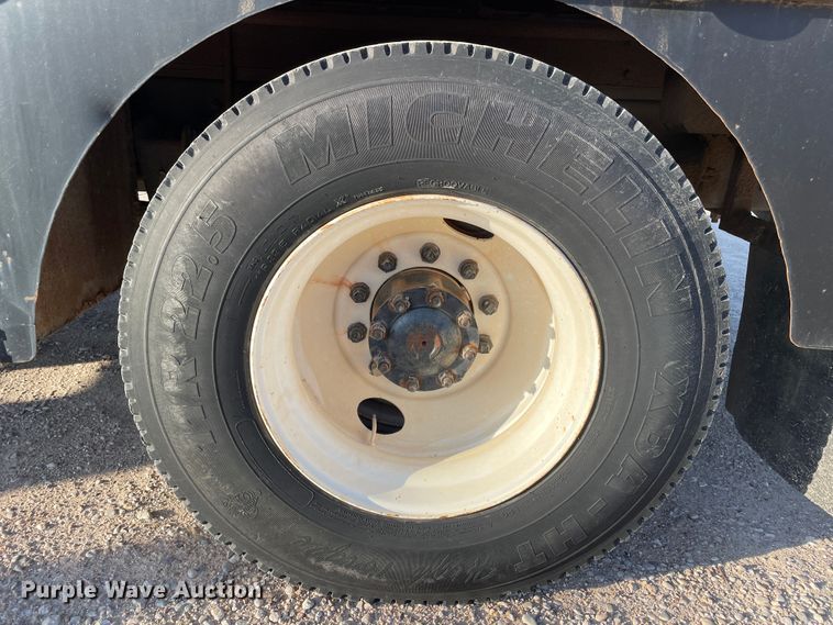 image for item DN5138 1995 Freightliner FL70  Figure 8 fiber optic reel truck