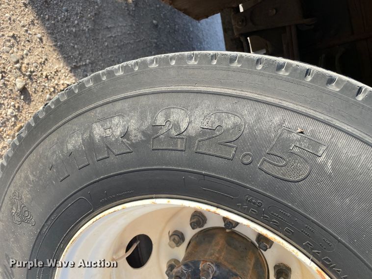 image for item DN5138 1995 Freightliner FL70  Figure 8 fiber optic reel truck