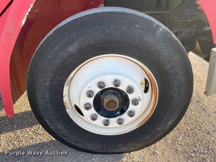 image for item DN5138 1995 Freightliner FL70  Figure 8 fiber optic reel truck