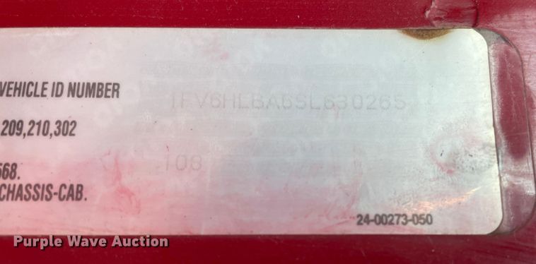 image for item DN5138 1995 Freightliner FL70  Figure 8 fiber optic reel truck