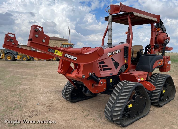 image for item DN5157 2017 Ditch Witch RT80 Quad  vibratory cable plow