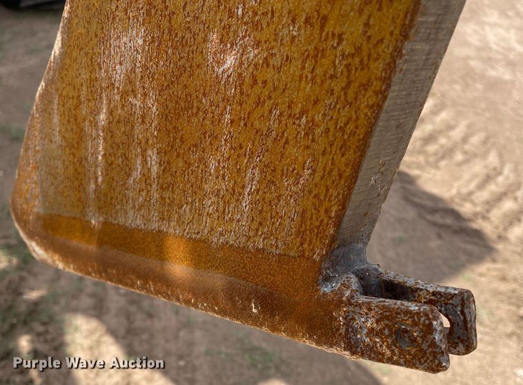 image for item DN5157 2017 Ditch Witch RT80 Quad  vibratory cable plow