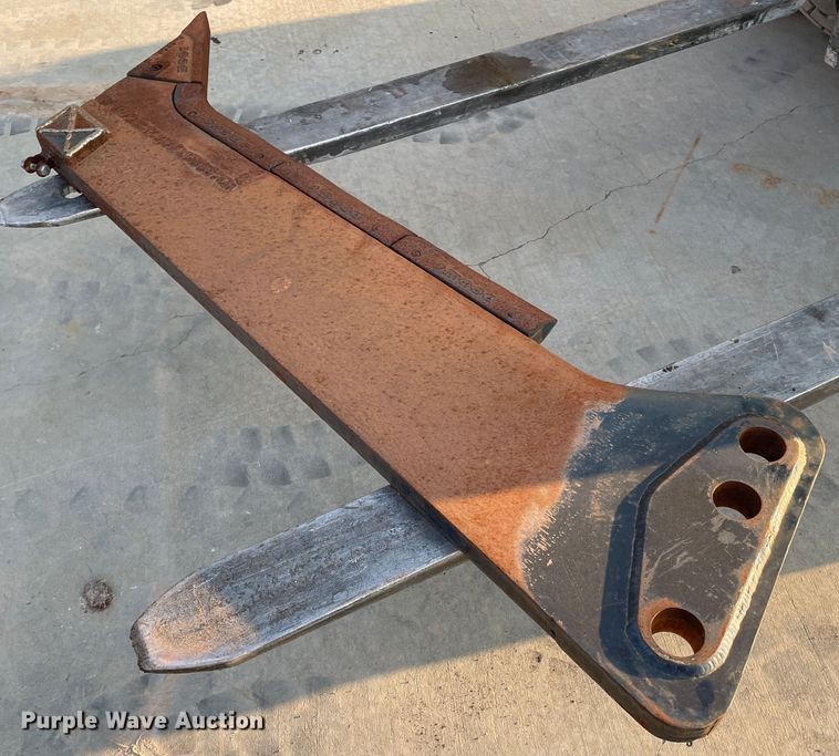 image for item DN5157 2017 Ditch Witch RT80 Quad  vibratory cable plow