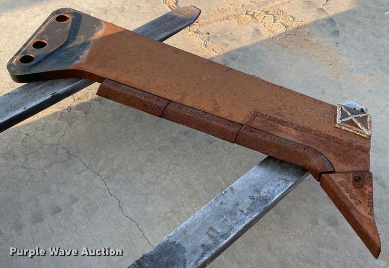 image for item DN5157 2017 Ditch Witch RT80 Quad  vibratory cable plow