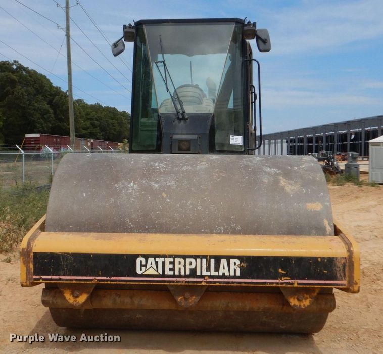 image for item DO1446 2005 Caterpillar CS-563E  single drum vibratory roller