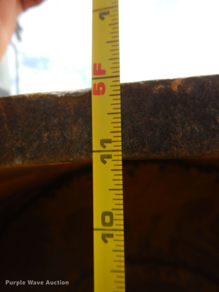 image for item DO1446 2005 Caterpillar CS-563E  single drum vibratory roller