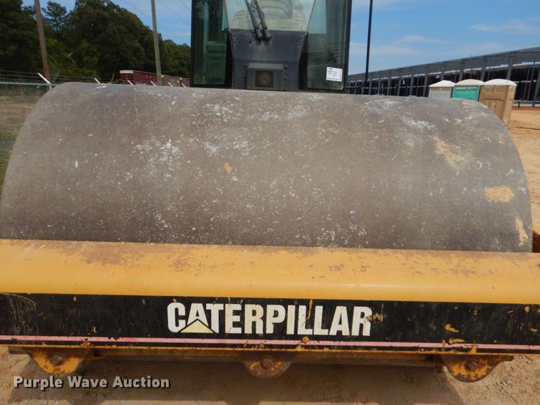 image for item DO1446 2005 Caterpillar CS-563E  single drum vibratory roller