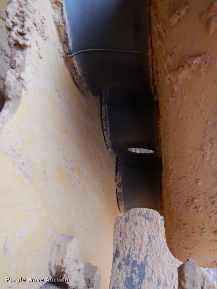 image for item DO1446 2005 Caterpillar CS-563E  single drum vibratory roller