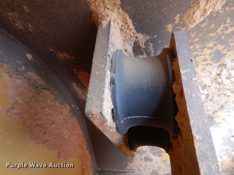 image for item DO1446 2005 Caterpillar CS-563E  single drum vibratory roller