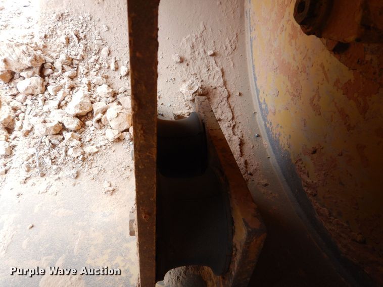 image for item DO1446 2005 Caterpillar CS-563E  single drum vibratory roller