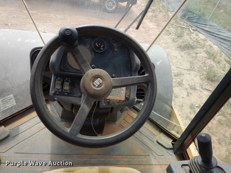 image for item DO1446 2005 Caterpillar CS-563E  single drum vibratory roller