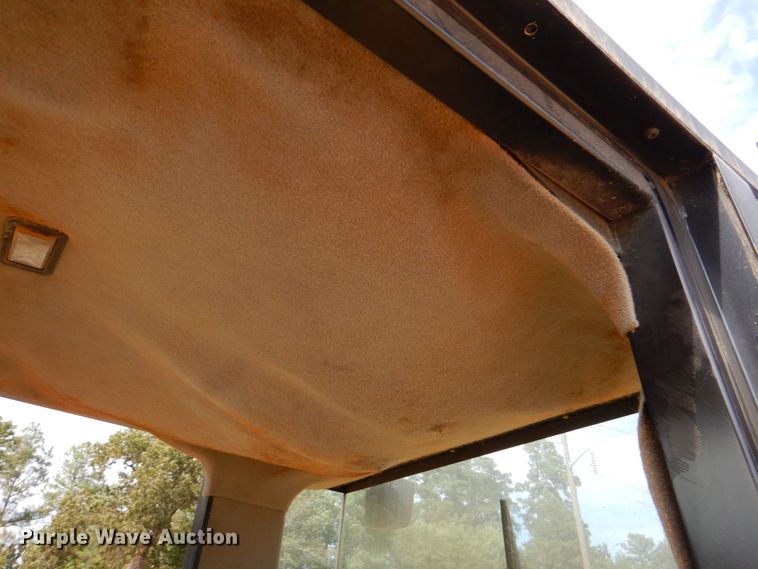 image for item DO1446 2005 Caterpillar CS-563E  single drum vibratory roller