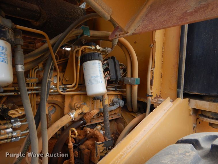 image for item DO1446 2005 Caterpillar CS-563E  single drum vibratory roller