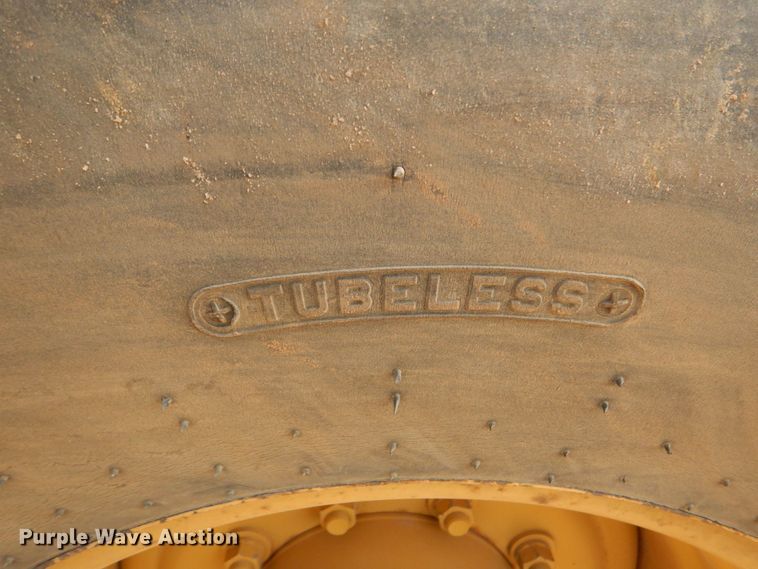 image for item DO1446 2005 Caterpillar CS-563E  single drum vibratory roller