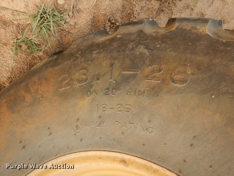 image for item DO1446 2005 Caterpillar CS-563E  single drum vibratory roller