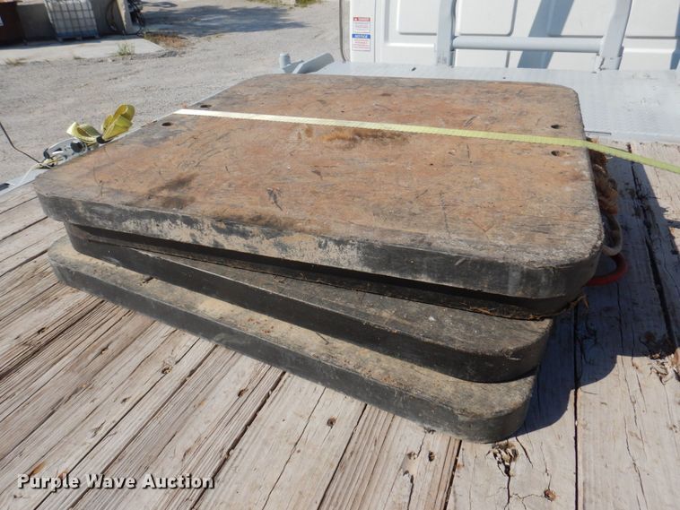 image for item DP0305 2003 Sterling L9500  crane truck