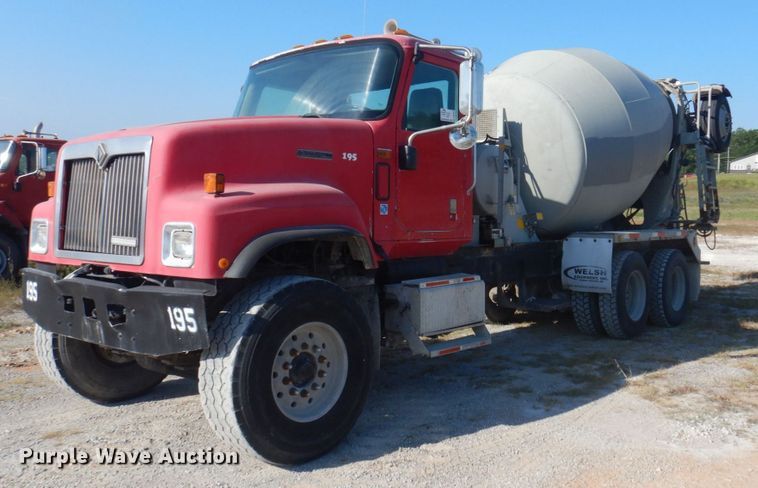 image for item DP0308 2000 International 5500i  ready mix truck