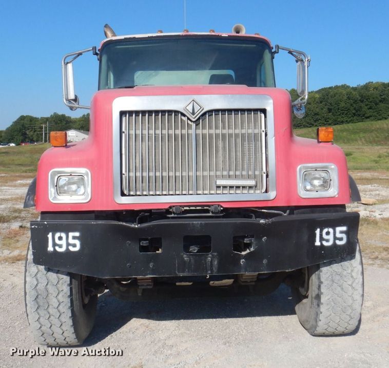 image for item DP0308 2000 International 5500i  ready mix truck