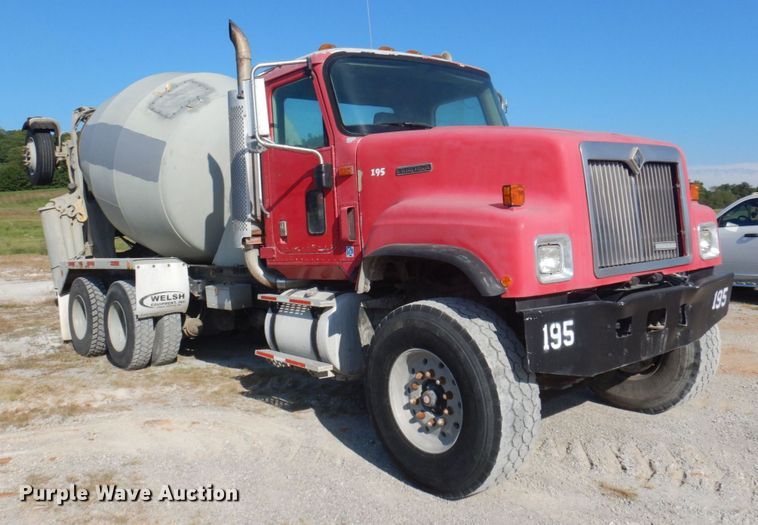 image for item DP0308 2000 International 5500i  ready mix truck