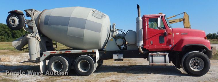 image for item DP0308 2000 International 5500i  ready mix truck