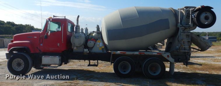 image for item DP0308 2000 International 5500i  ready mix truck