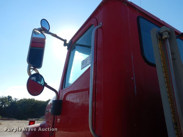 image for item DP0308 2000 International 5500i  ready mix truck