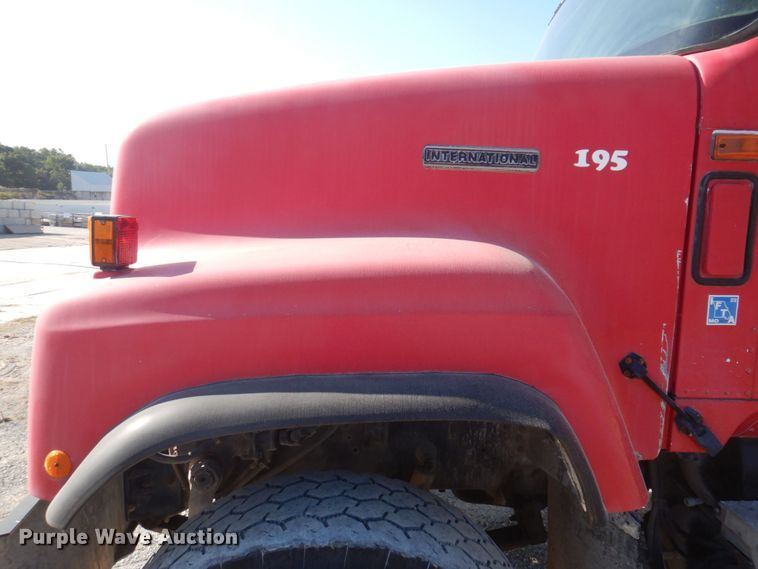 image for item DP0308 2000 International 5500i  ready mix truck